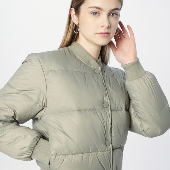 Abercrombie and Fitch Sage Green Puffer Cropped Jacket - Picture 3 of 10